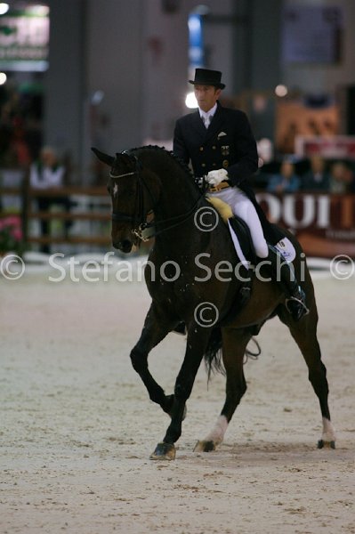 LAUGKS_MEGGLE\'S WELTTALL_MILANO_2011_SS2_2445.jpg